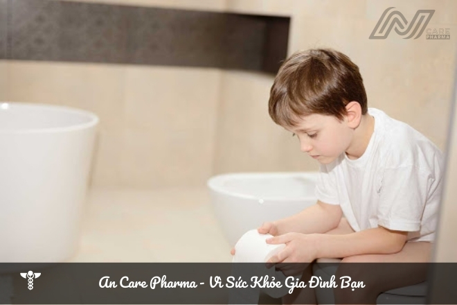 Dấu hiệu trẻ bị táo bón nặng