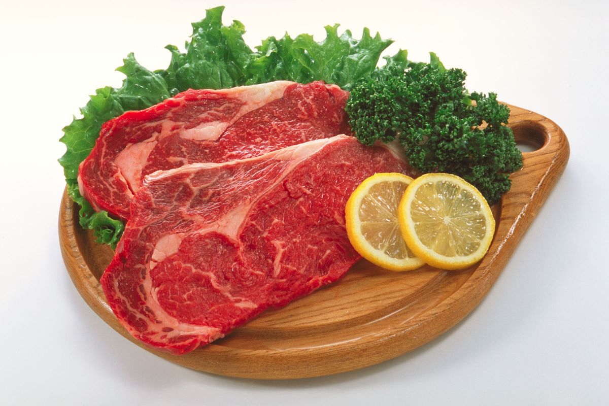Thịt bò là nguồn bổ sung kẽm và sắt dồi dào 